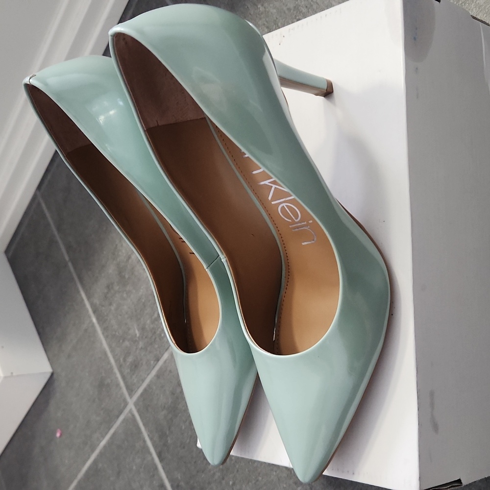 Calvin Klein Gayle Pumps - Picture 4 of 8